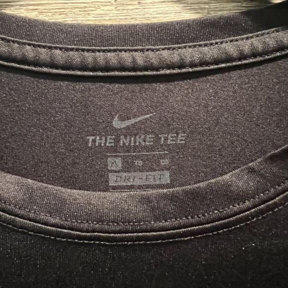 Nike "The Nike Tee Boys Black Shirt Sz XL - Picture 3 of 3